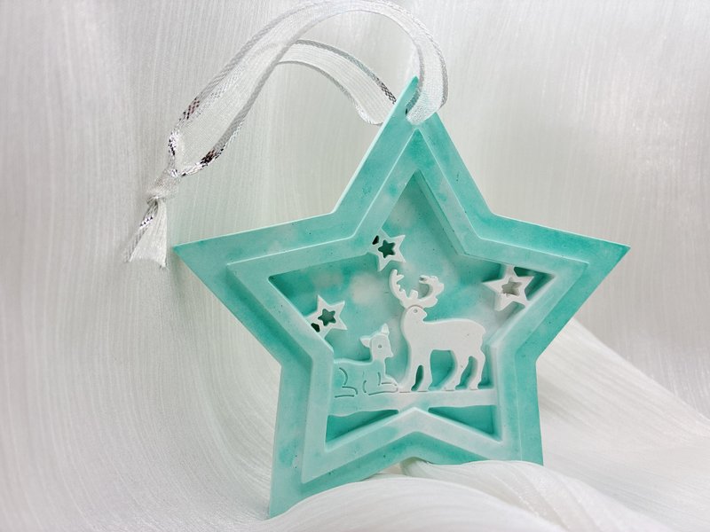 【圣诞礼物】树顶星星扩香挂饰 - 香薰/精油/线香 - 其他材质 多色