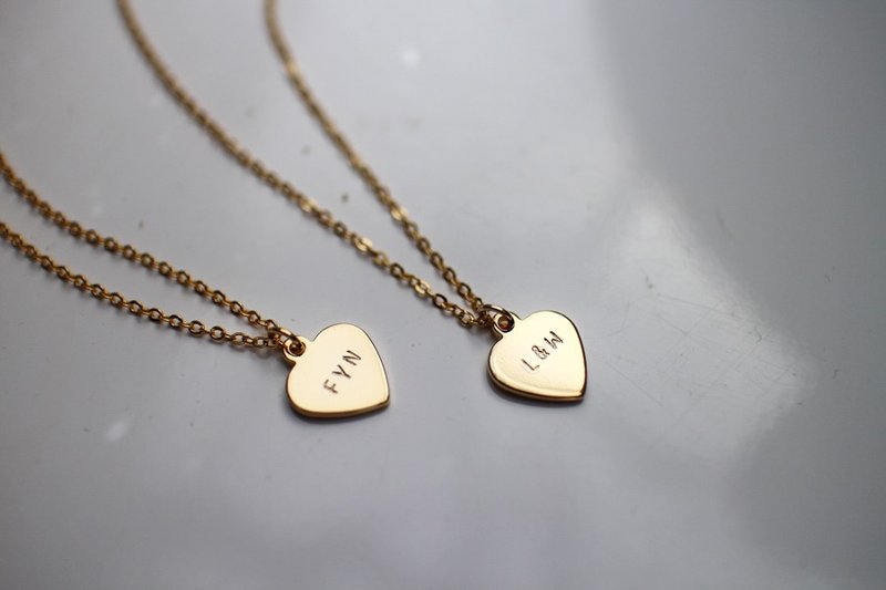 【定制化】::情人节::甜美爱心幸运项链 （单面打印3-4个英文字母） - 项链 - 其他金属 金色