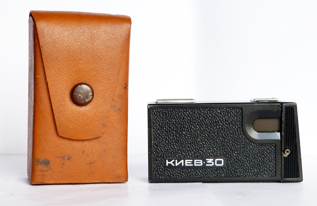 Kiev-30 USSR scale-focus submini film camera 16mm lens Industar-M 3.5/23 case - 相机 - 其他金属 黑色