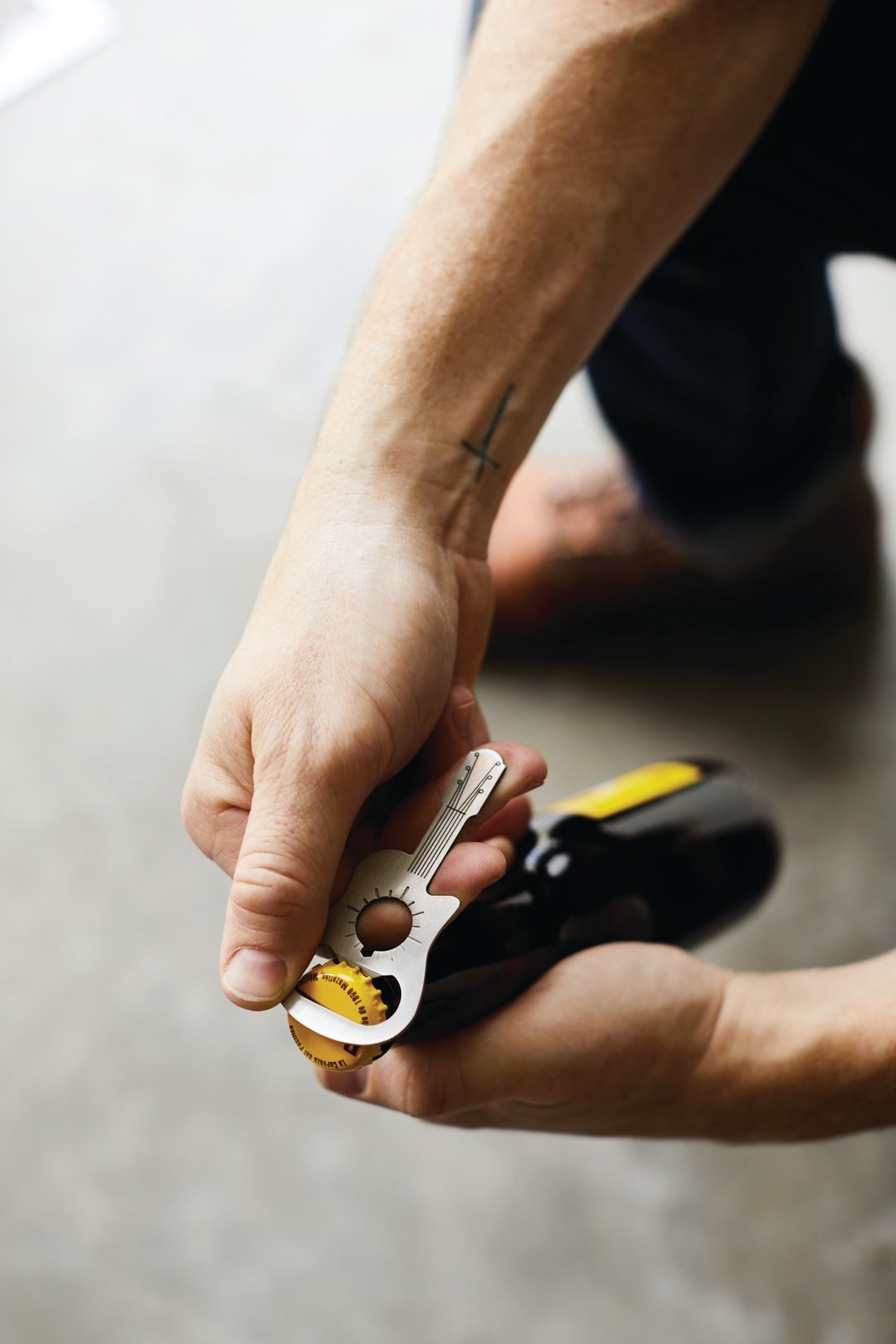 英国Gentlemen's Hardware便携迷你木吉他造型不锈钢开瓶器 - 开瓶器/开罐器 - 不锈钢 银色