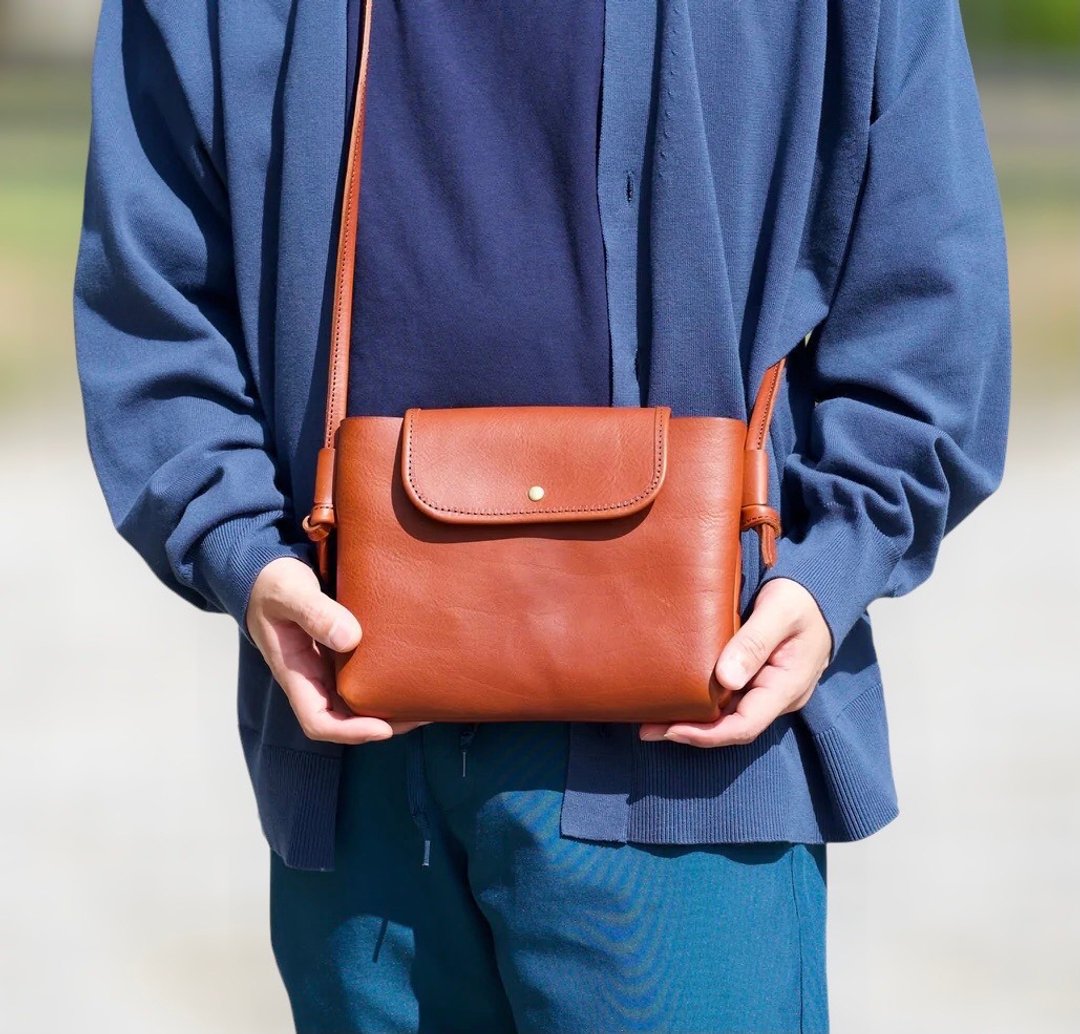 Sacoche Shoulder bag Crossbody bag Shoulder bag Leather Italian leather Leather - 侧背包/斜挎包 - 真皮 咖啡色