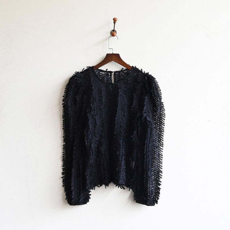 【蛋植物古着】夜雨立体蕾丝古着上衣 - 女装上衣 - 其他人造纤维 黑色