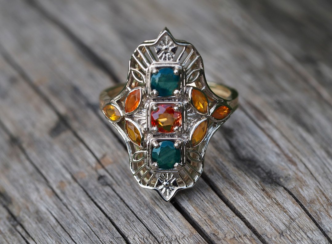 Gold ring with rose cut sapphires and marquise cut opals - 戒指 - 贵金属 金色