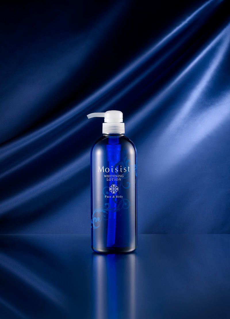 【Moisist】ALL IN ONE 精萃亮白精露 700ml - 精华液/安瓶 - 其他材质 