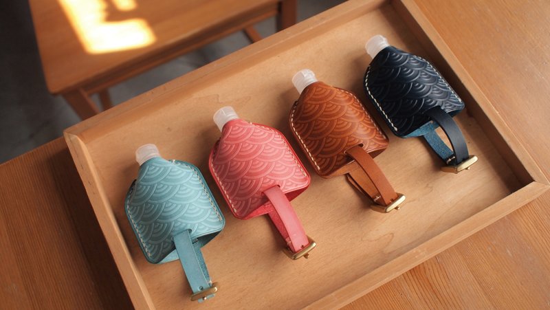 富士山青海波消毒酒精皮革搓手液套 - 口罩 - 真皮 多色