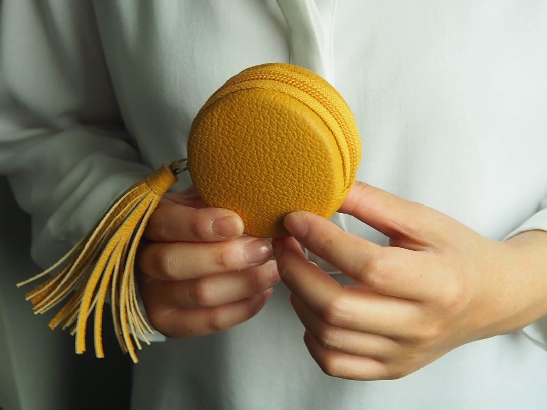 Soft macaron pouch PAPRIKA - 化妆包/杂物包 - 真皮 黄色