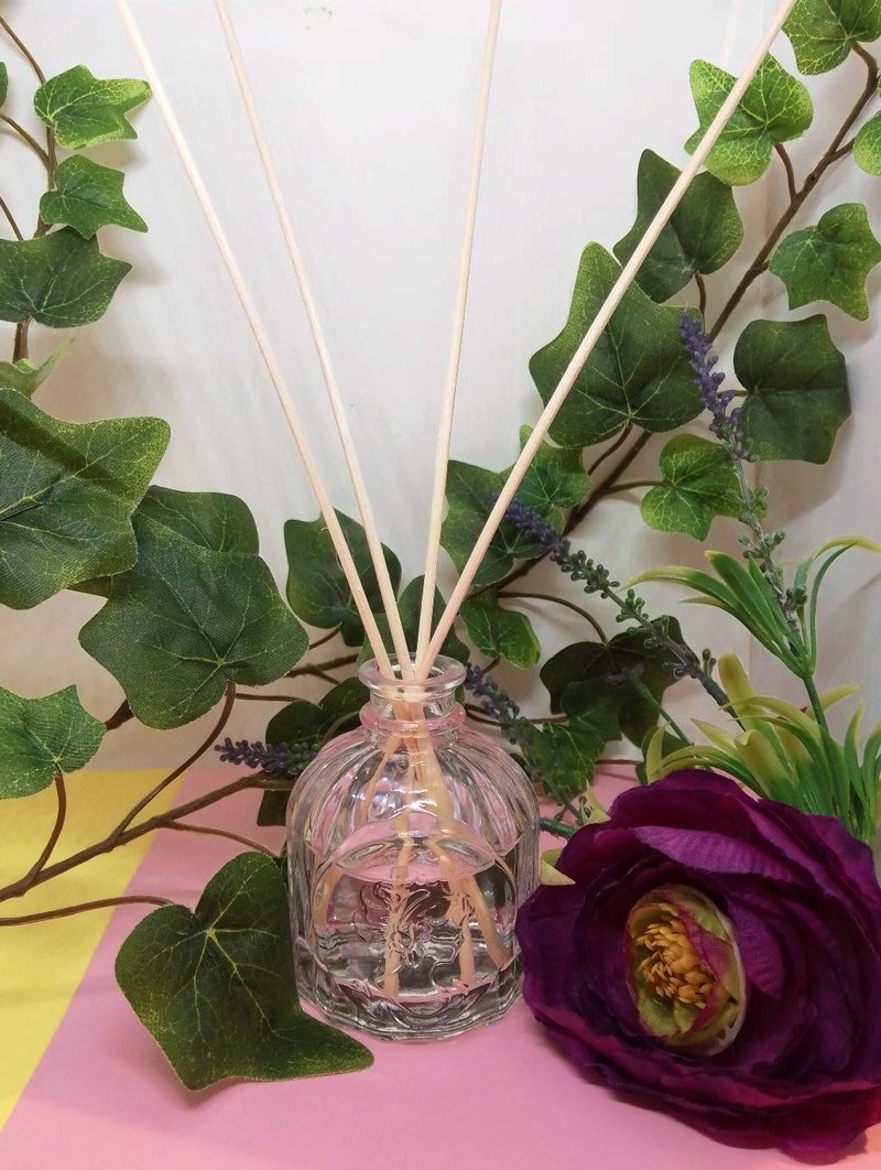 扩香支使用欧美优质香薰瓶套装(公主, 玫瑰, 紫罗兰, 檀香) - 蜡烛/烛台 - 玻璃 红色