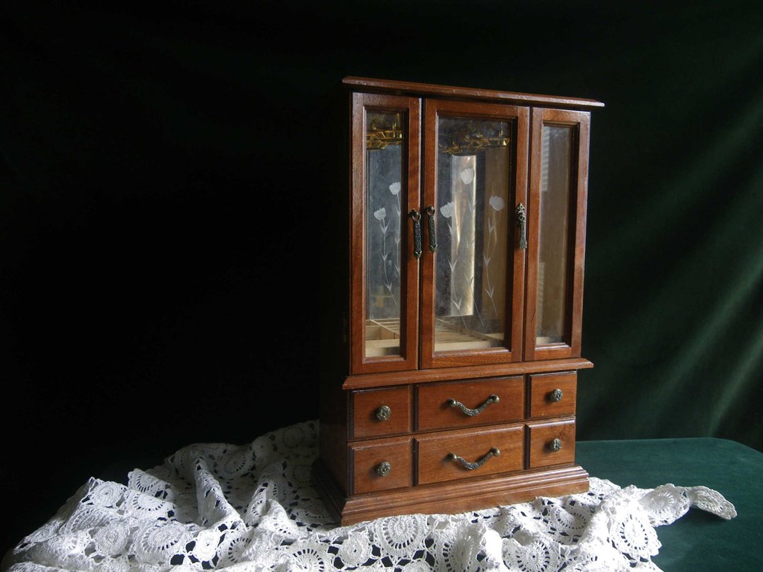 【老时光 OLD-TIME】早期台湾制雕刻玻璃珠宝柜 - 收纳用品 - 其他材质 多色