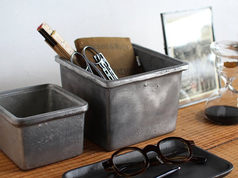 停产决定!!! ALUMINIUM POT Large 复古铝制工业风收纳盒-大 - 笔筒/笔座 - 其他金属 银色