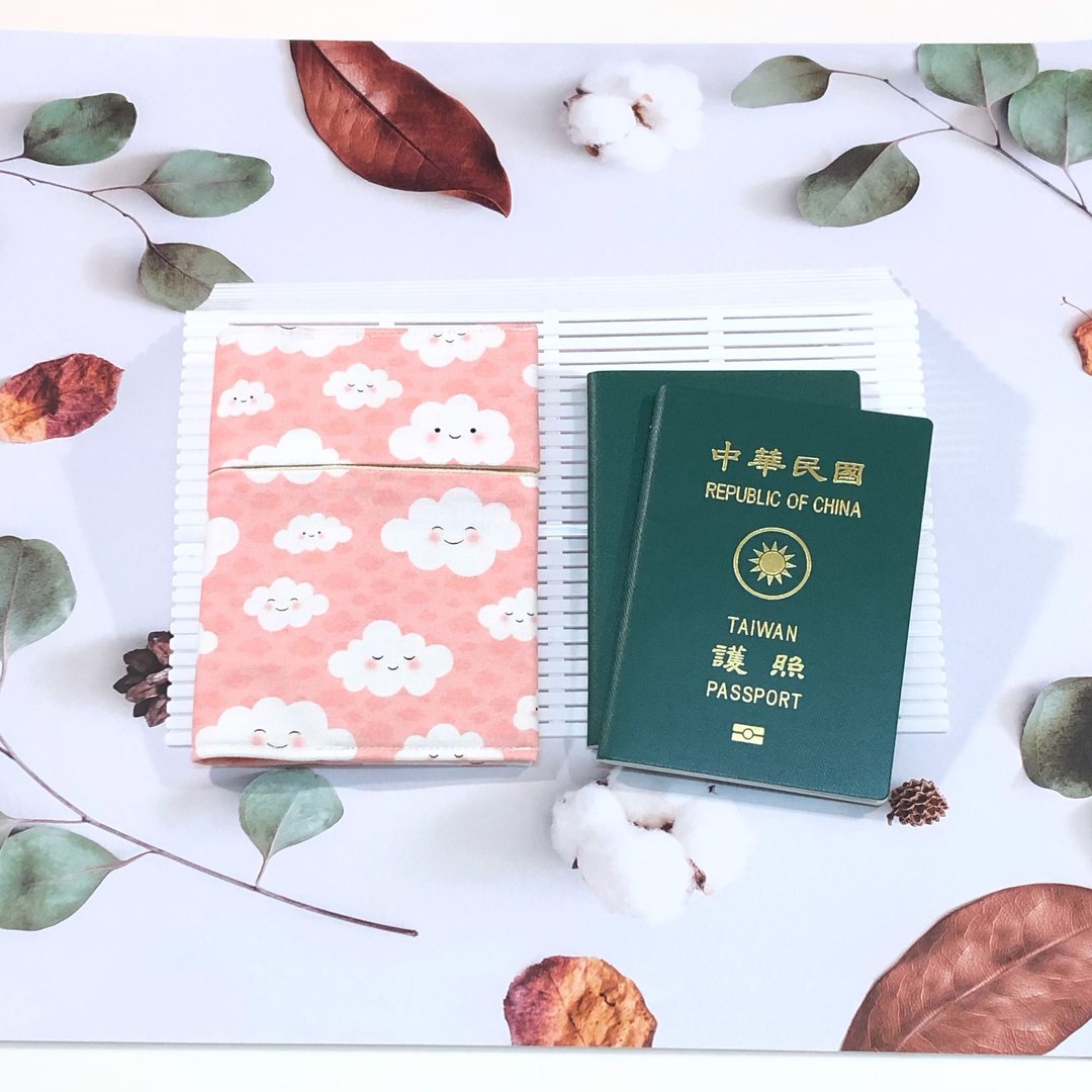 微笑云朵/护照套.护照夹.可收纳机票.卡片.单据.外币钞票 - 护照夹/护照套 - 棉．麻 粉红色