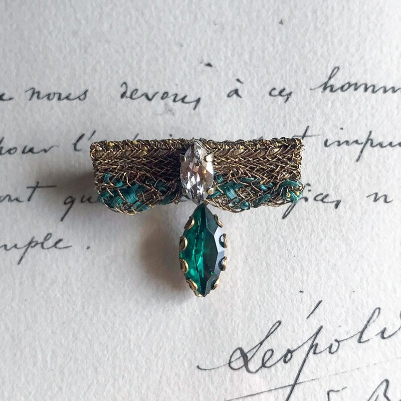 Curtain call Brooch green - 胸针 - 聚酯纤维 绿色
