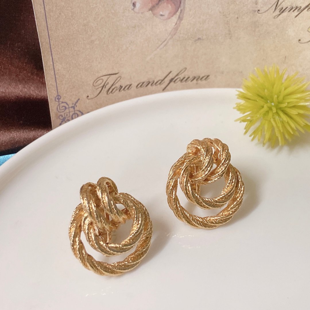 【西洋古董饰品】气质层次麻花编绳 优雅交缠 金 耳环 耳夹 - 耳环/耳夹 - 贵金属 金色