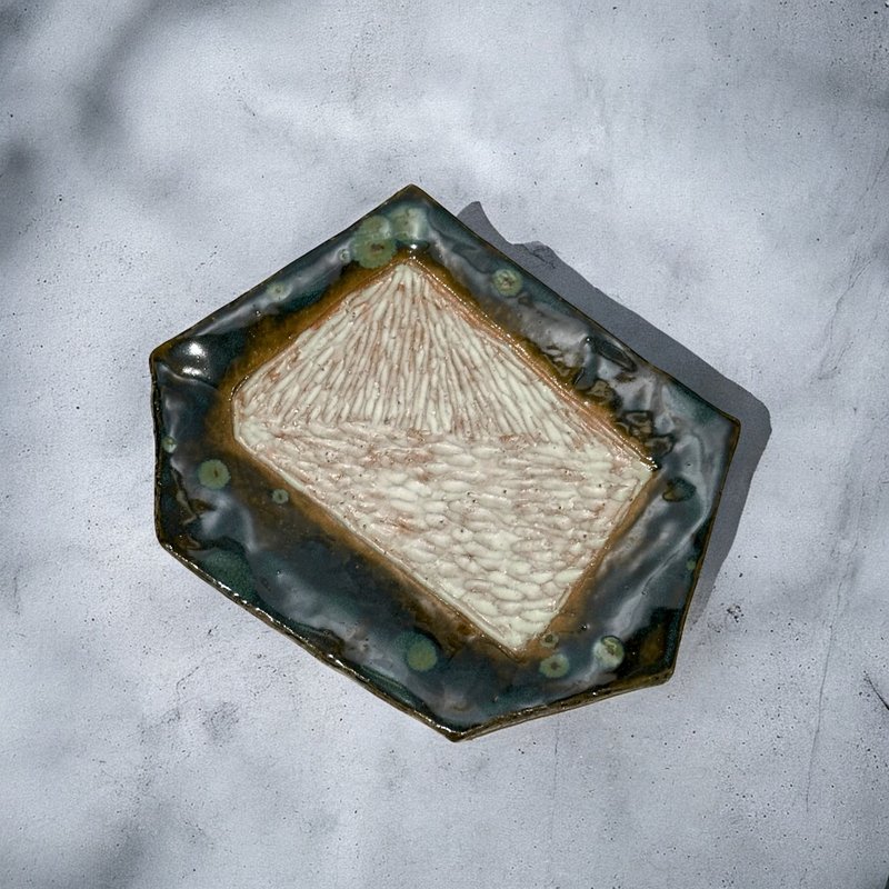 【好人制陶】 鹊青琉光白刻手工陶盘 - 盘子/餐盘/盘架 - 陶 蓝色