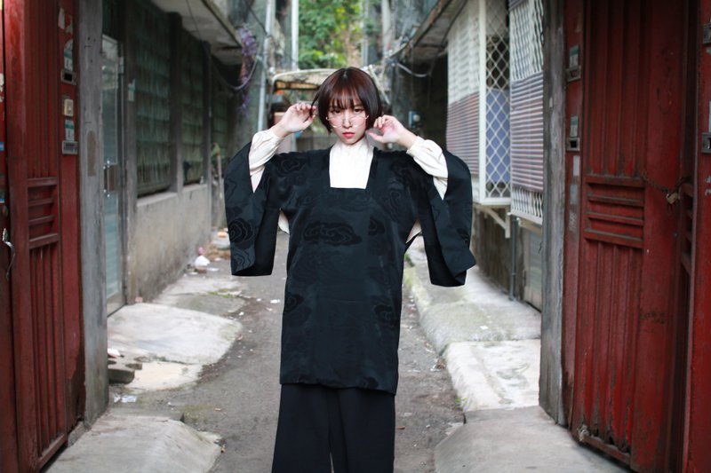 Back to Green 日本带回 道行 云朵压纹 刺绣/ vintage kimono - 女装上衣 - 丝．绢 