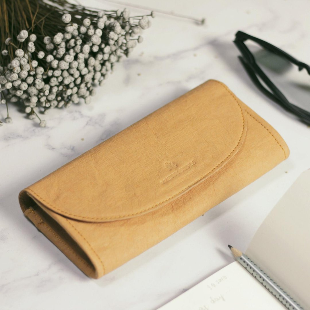 Vegan Leather Wallet - Washable Paper Wallet - 皮夹/钱包 - 环保材料 咖啡色
