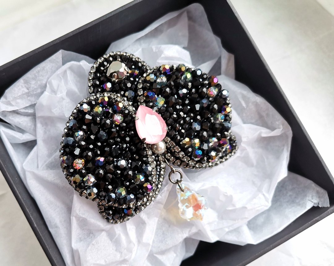 Orchid rhinestone brooch beaded, flower beaded jewelry. - 胸针 - 其他材质 黑色