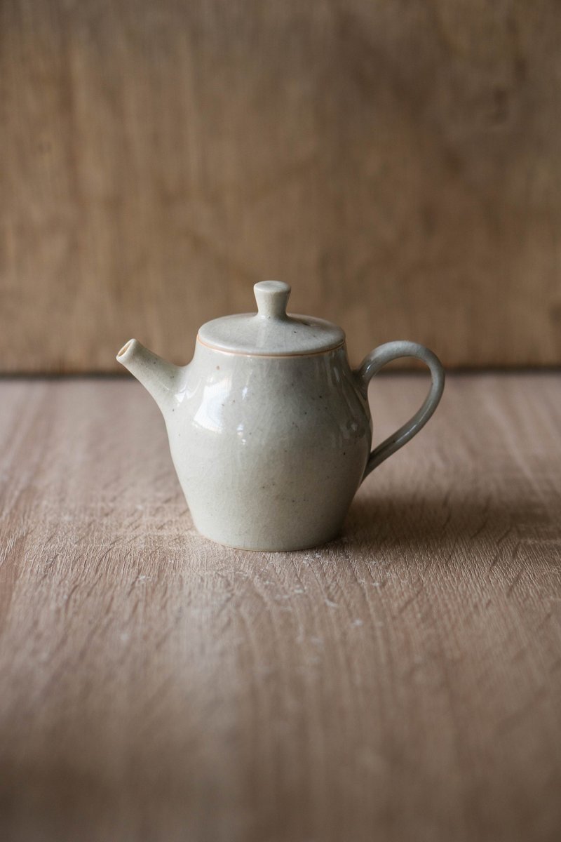 鱼池釉开片茶壶 - 茶具/茶杯 - 瓷 白色