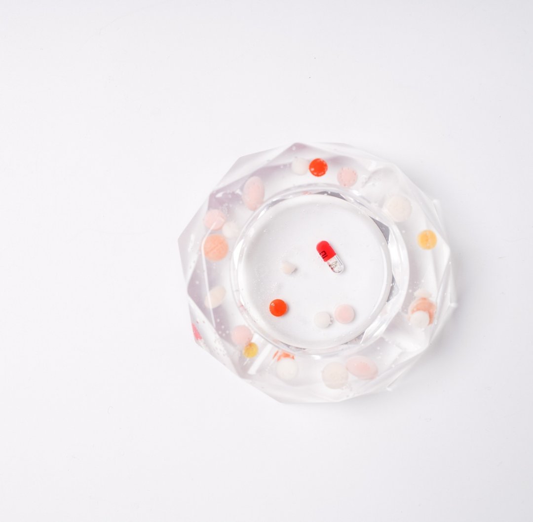 Pills 爱是彩色糖衣包装却没营养的药药 感情用事款 烟灰缸 烛台 - 摆饰 - 树脂 多色