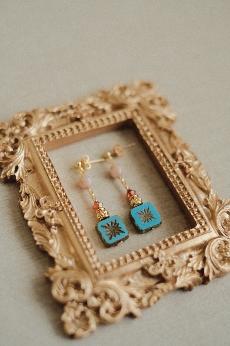 Little Red 耳环 琉璃 串珠 - 耳环/耳夹 - 琉璃 蓝色