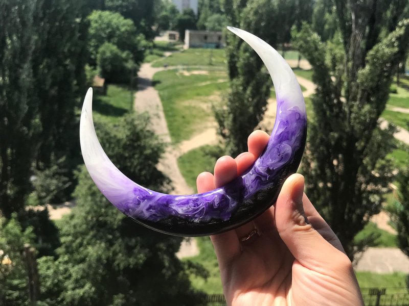 Hair clip, Hair pin, Crescent hair stick with black oak and purple resin - 发饰 - 木头 紫色