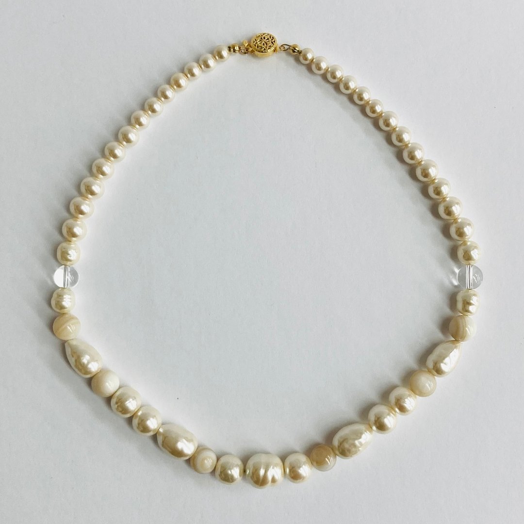 玻璃巴洛克珍珠混搭项链／约 5x10mm，全长约 42cm／奶油色／金属色／日本制造 - 项链 - 玻璃 金色