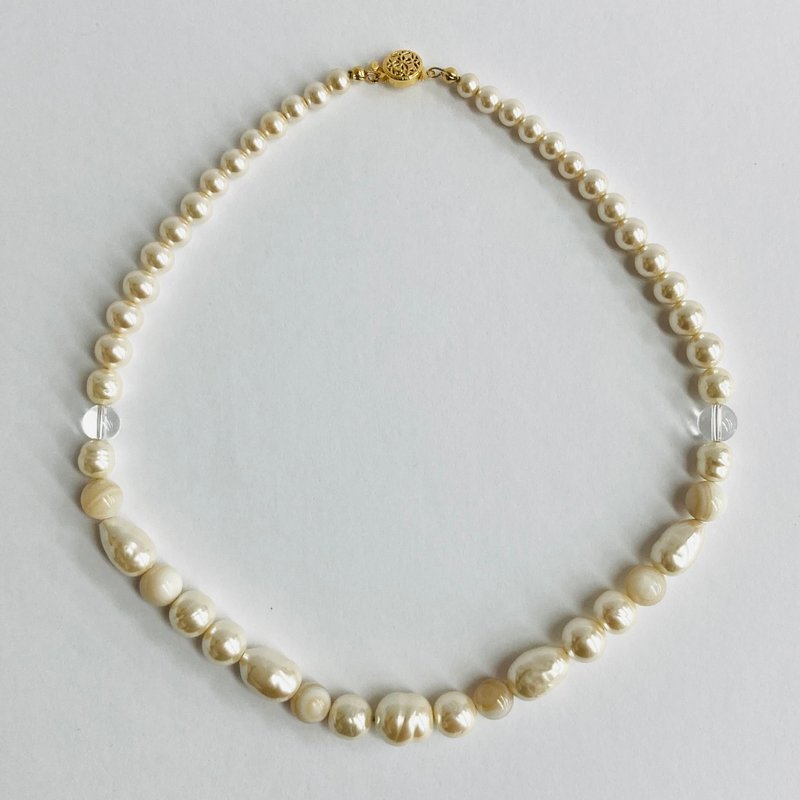 玻璃巴洛克珍珠混搭项链／约 5x10mm，全长约 42cm／奶油色／金属色／日本制造 - 项链 - 玻璃 金色