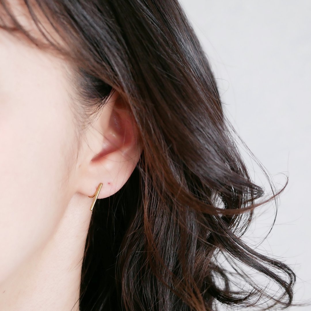 Brass Bar Clip-on-earring (One-ear) - 耳环/耳夹 - 铜/黄铜 金色