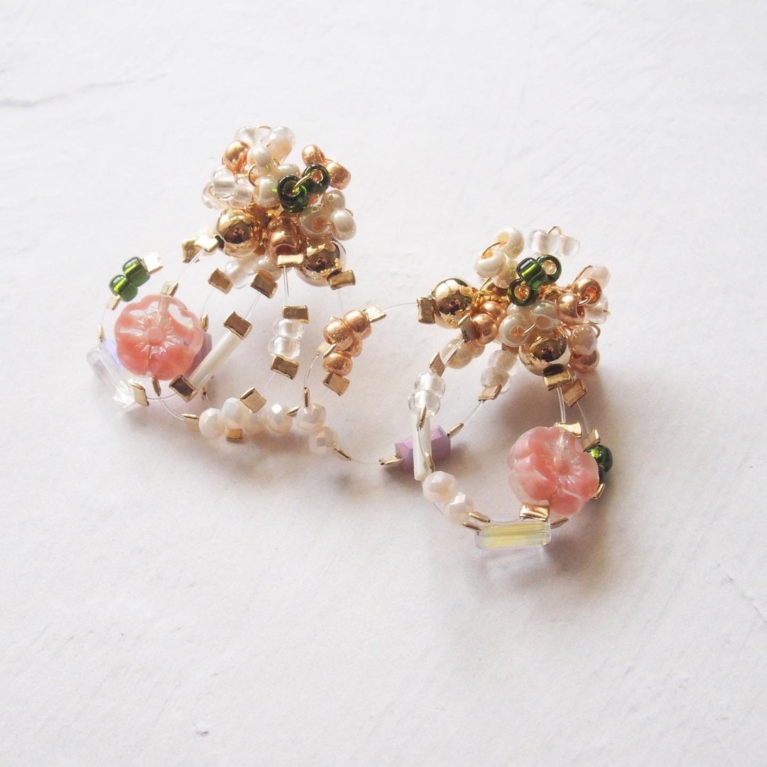 bouquet pierce/earring(pink) - 耳环/耳夹 - 玻璃 粉红色