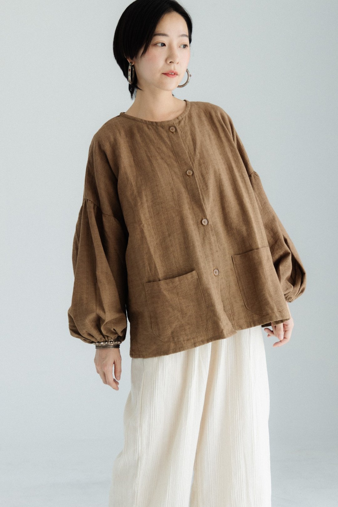 圆领排扣外套_褐 - 女装休闲/机能外套 - 棉．麻 咖啡色