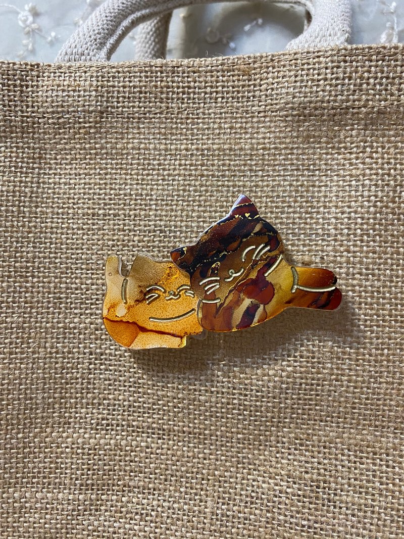 预购订制 许愿系 相依偎猫咪别针 一对或一只 - 徽章/别针 - 树脂 咖啡色