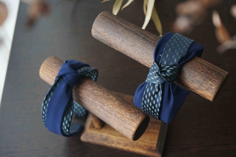 古董领带改制手工发箍-海洋深蓝-扭结款-耶诞礼物 - 发带/发箍 - 聚酯纤维 蓝色