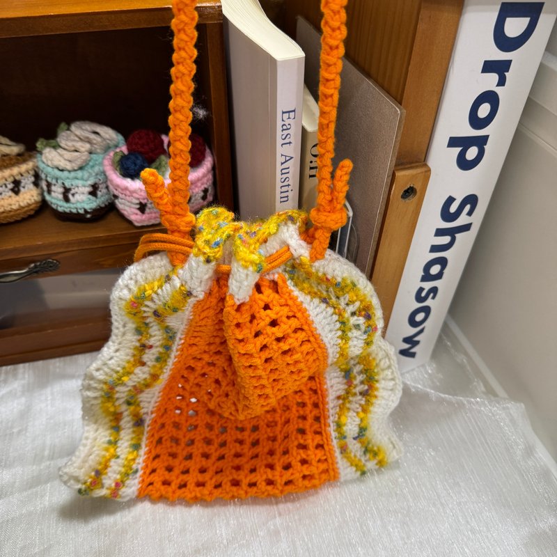 【海岛与落日】橘色落日 手工编织波浪抽绳小包 收纳袋 - 束口袋双肩包 - 棉．麻 橘色