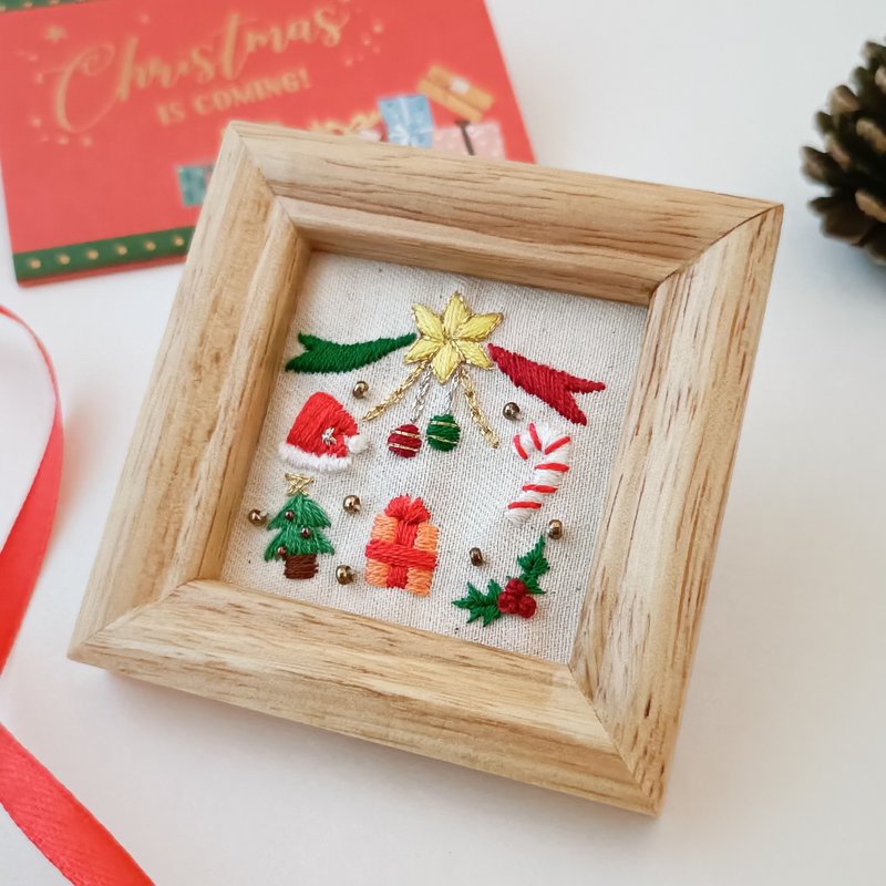 圣诞迷你刺绣相框│墙饰・挂件・圣诞装饰 - 画框/相框 - 木头 红色