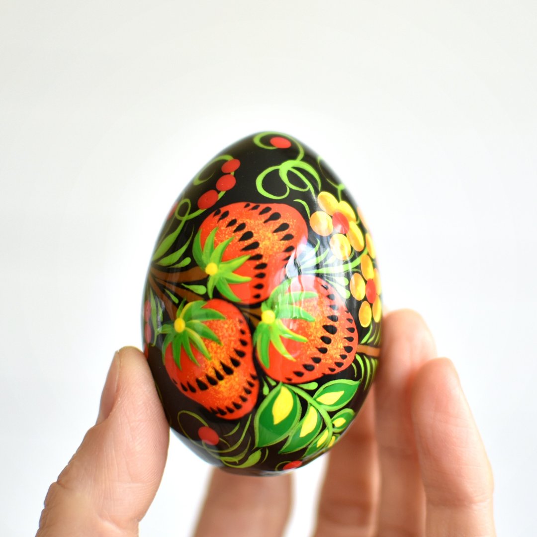 Khokhloma Easter wooden egg Decorative Russian egg with strawberries - 其他 - 木头 多色