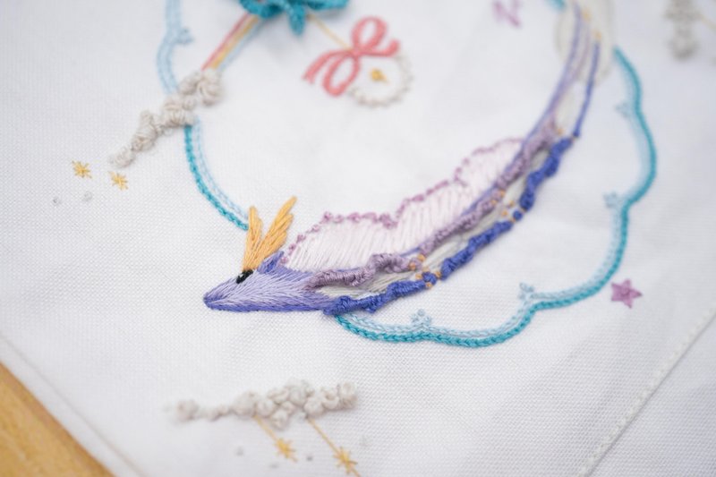 【现货】独家设计. 立体云刺绣龙年布褂历. 纯手工 刺绣 纸盒包装 - 年历/台历 - 棉．麻 多色