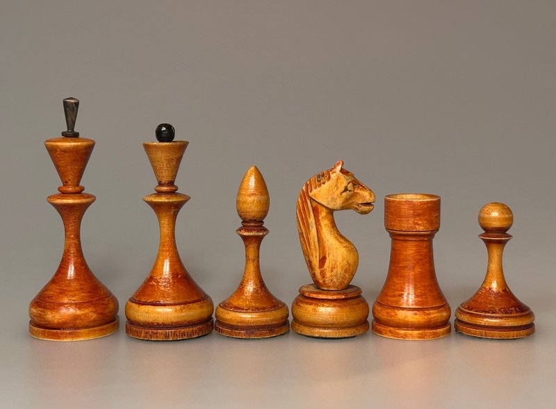 最稀有的俄罗斯早期苏联西洋棋组，1930 年代或 1940 年代 - 桌游/玩具 - 木头 黑色