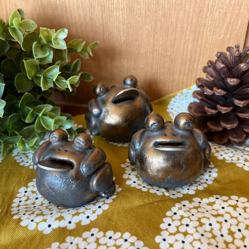 角落小陶偶－黑金胖蟾蜍 - 摆饰 - 陶 金色