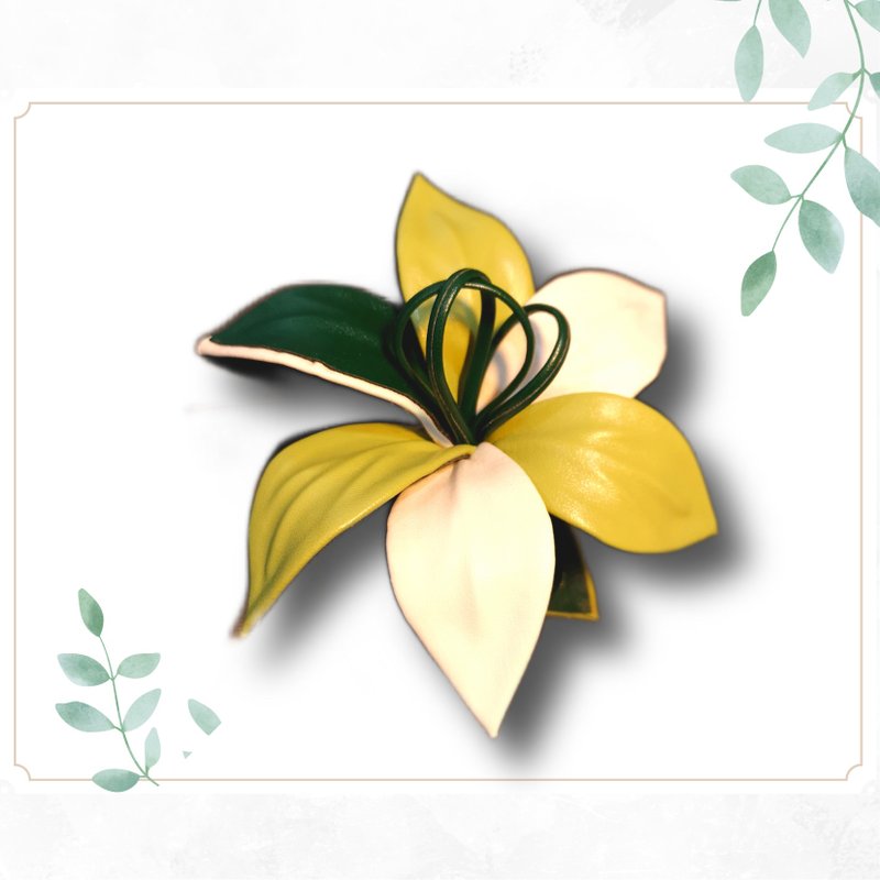 Lily Brooch - 胸针 - 真皮 绿色