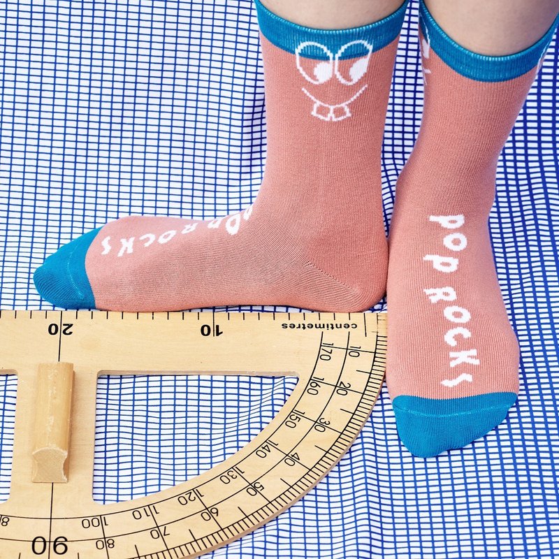 LIFEBEATxSABRINA HSIEH 联名印花棉袜 - 袜子 - 棉．麻 黄色