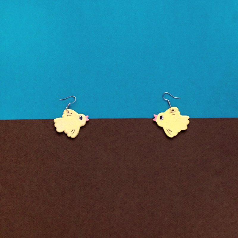 小鸟陶瓷耳环 - 耳环/耳夹 - 陶 黄色