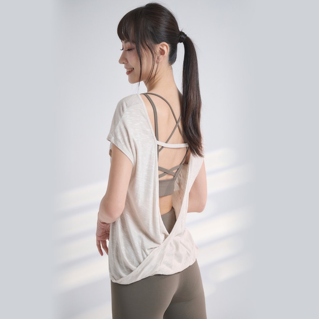 春夏穿搭【Yoga Flow】Open Back Tshirt-Khaki 快速出货 - 女装运动衣 - 聚酯纤维 