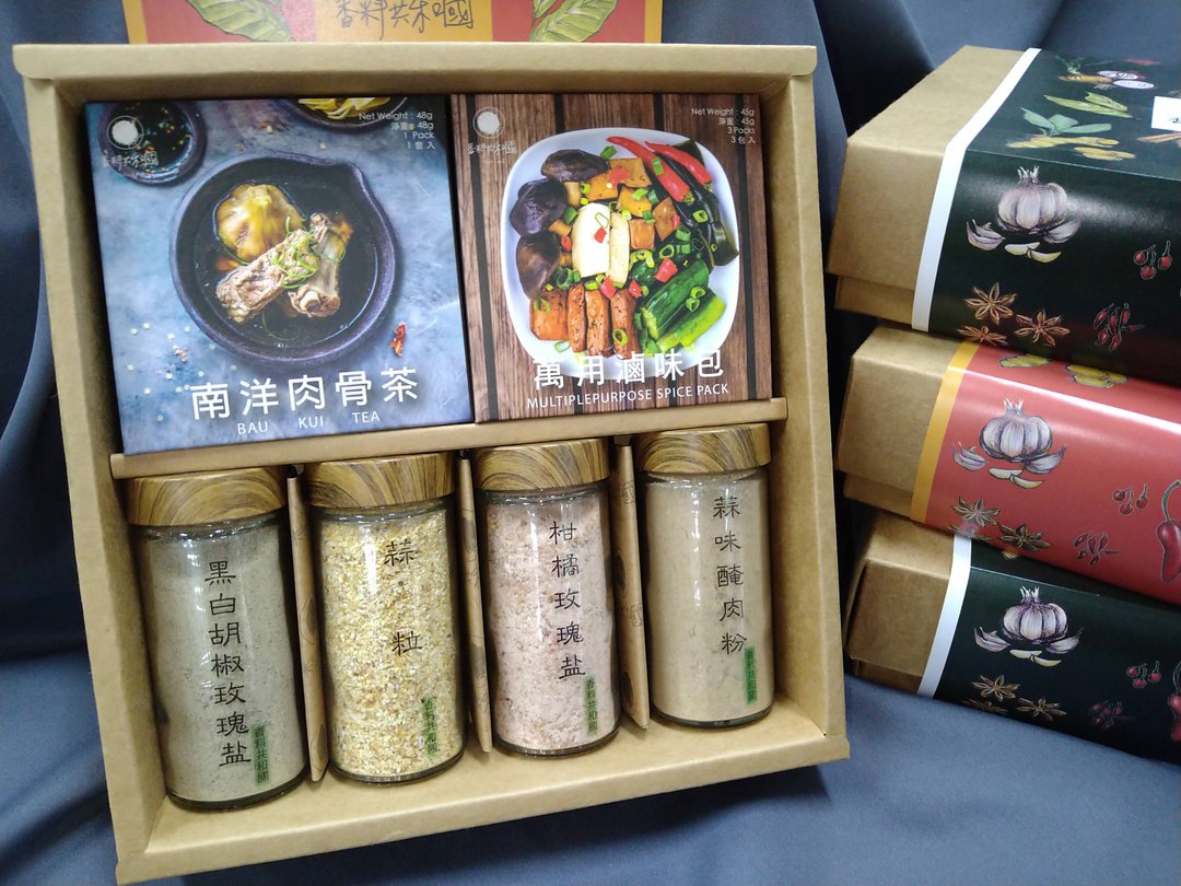 【#教师节礼盒#入厝礼#食用实用礼盒】     独家限定香料4+2礼盒 - 酱料/调味料 - 玻璃 多色
