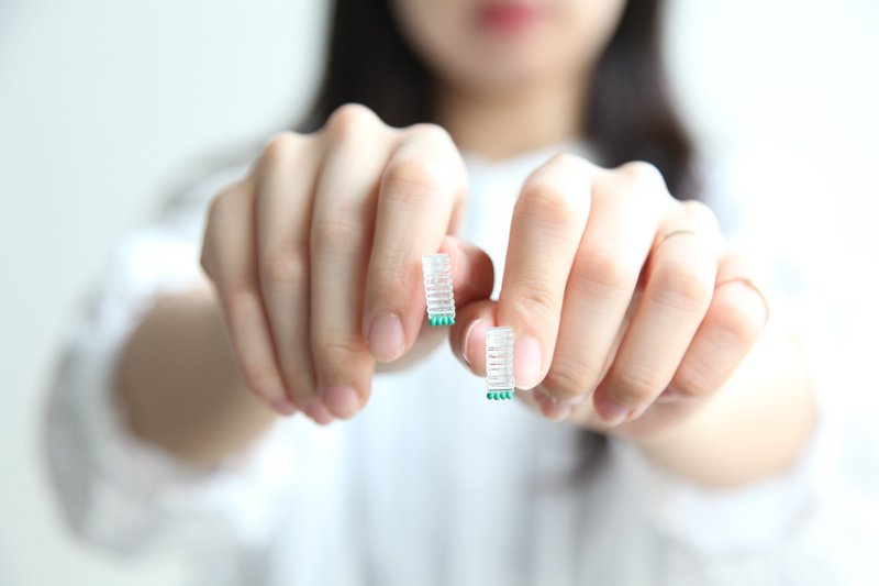 透明阶梯 夹式 耳环 森林绿 夏日清爽饰品 - 耳环/耳夹 - 玻璃 绿色