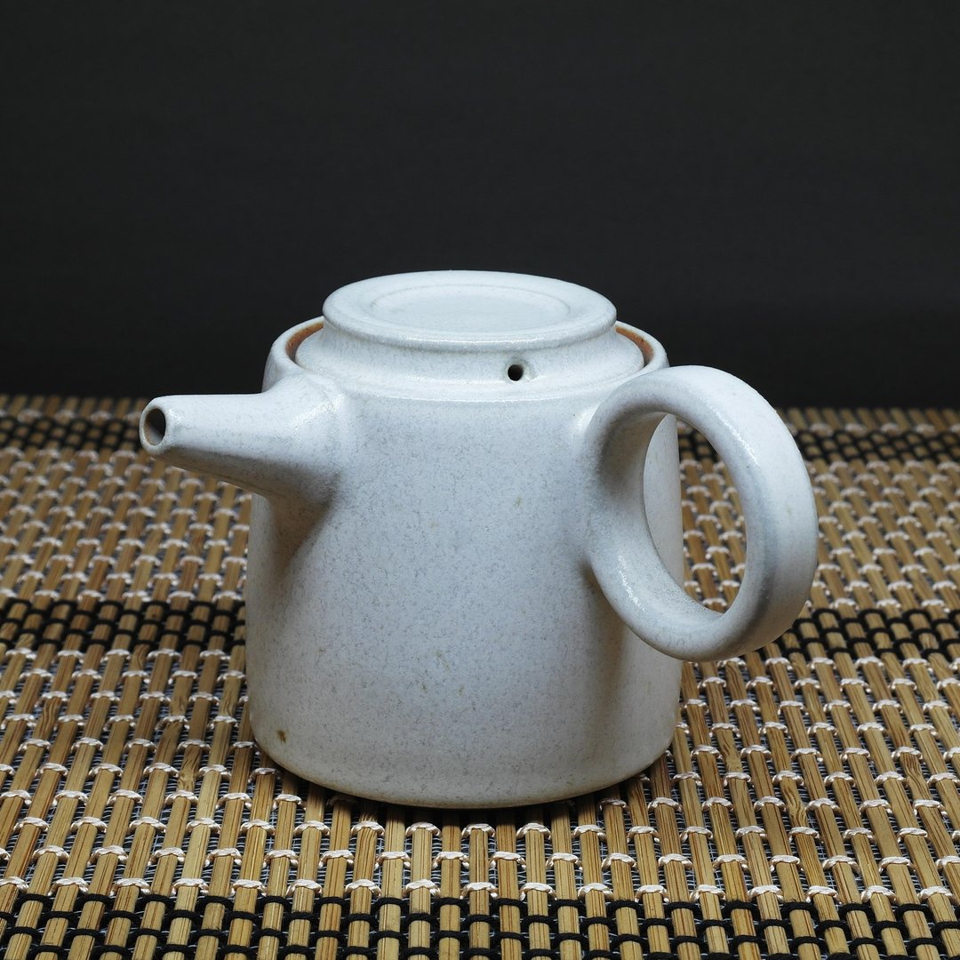 切嘴桶身环形侧把茶壶手工陶艺茶道具 - 茶具/茶杯 - 陶 白色