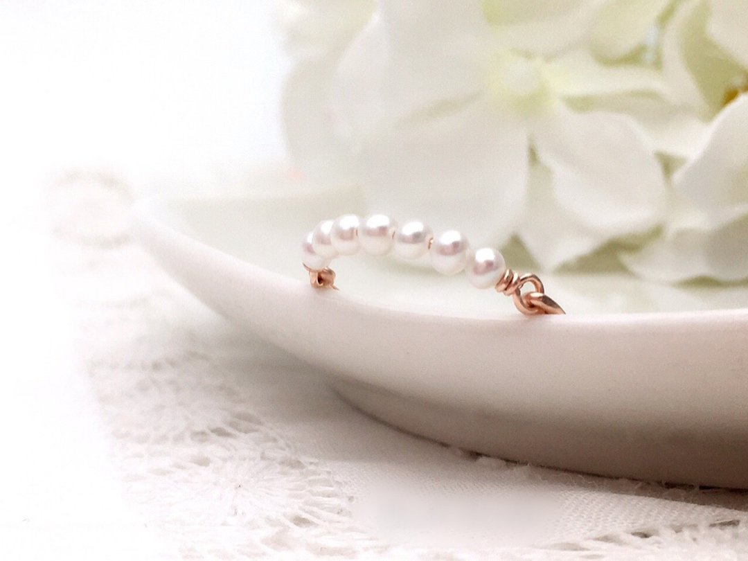 Small Freshwater Pearl Wire Ring - Pink Gold - 戒指 - 宝石 白色