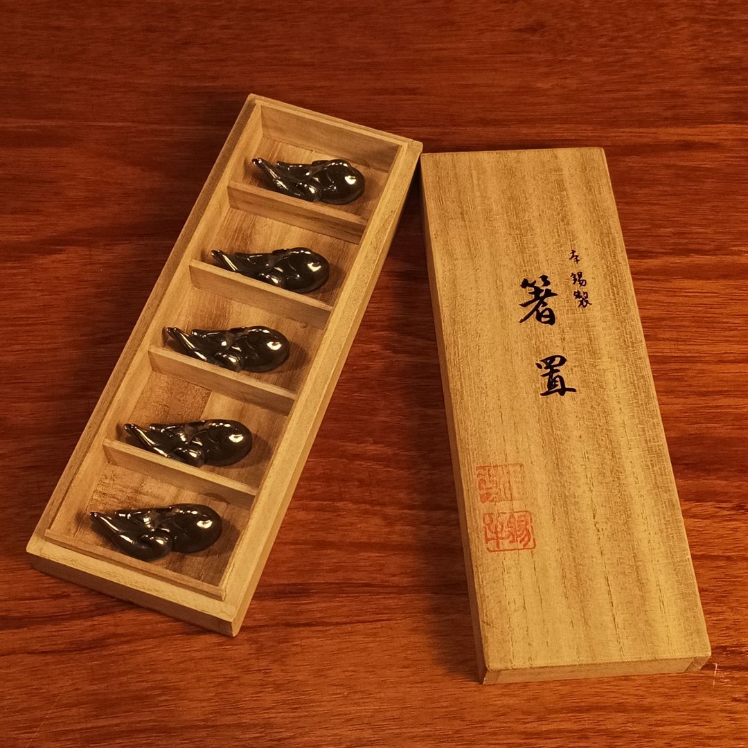 老日本 锡制鸳鸯形筷架五入 共箱 - 筷子/筷架 - 贵金属 银色