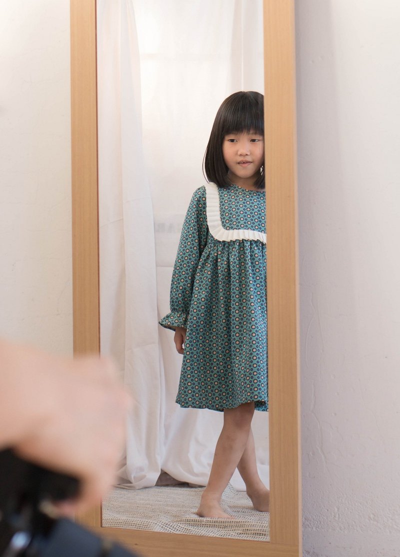 简衣橱|秋冬洋装|英伦风复古印花高腰洋装 - 童装裙 - 其他材质 蓝色