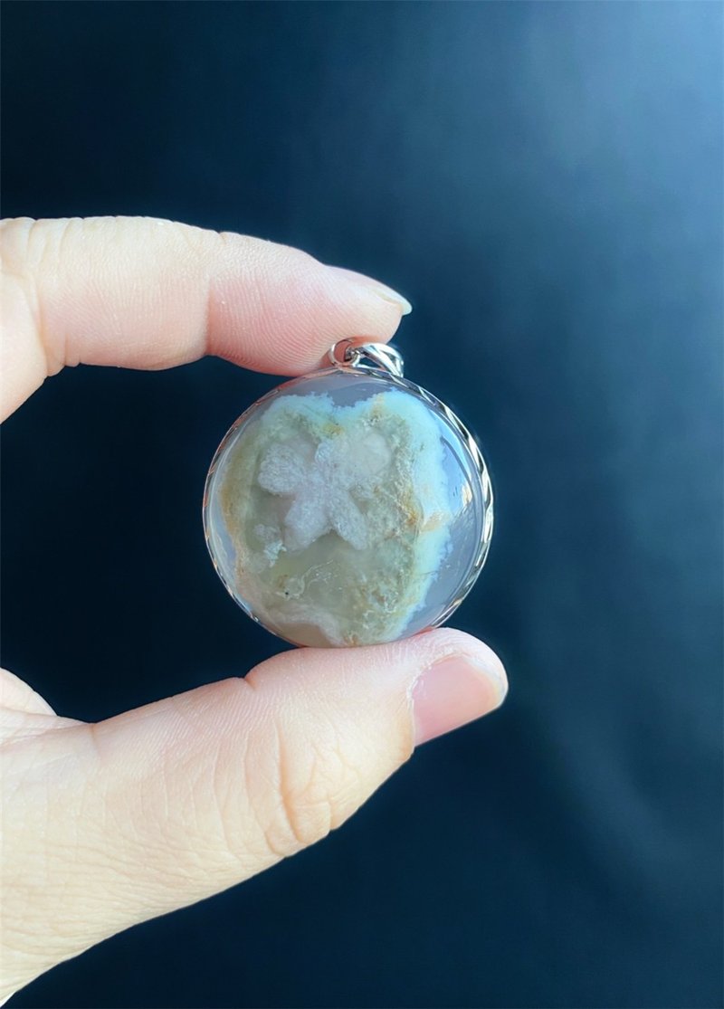 【售出】樱花玛瑙 冰透 优雅绿 蝴蝶 水中花 S925银镶拖 吊坠 天 - 项链 - 水晶 绿色