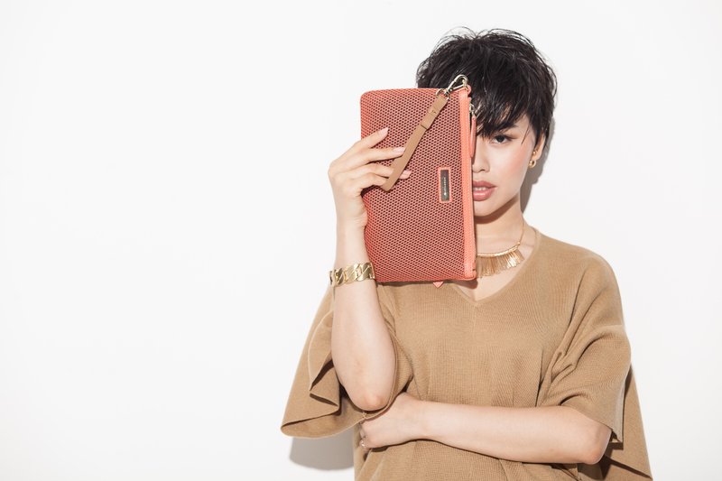 Mesheen 轻时尚　网状牛皮　长款真皮　手拿包(粉色) - 手拿包 - 纸 粉红色