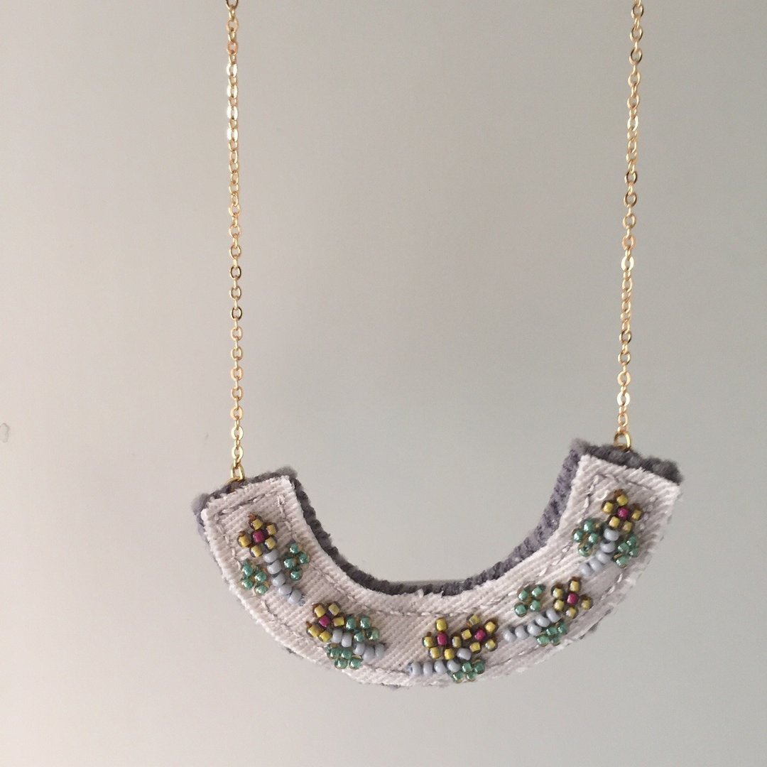 [ Bluesy Mod ] --- Beaded Embroidery necklace . 米珠刺绣小花项链 . “芥黄色小花”( BEY3 ) - 项链 - 其他材质 